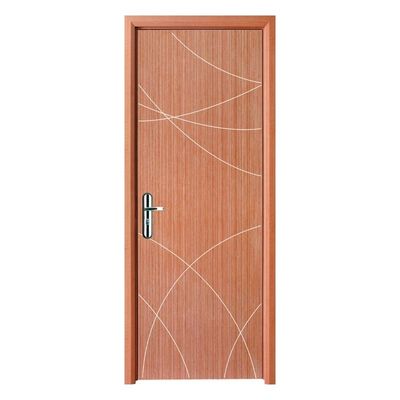Porta interna de WPC personalizável que oferece isolamento térmico à prova de som e baixa manutenção com acabamentos lisas ou especiais em relevo